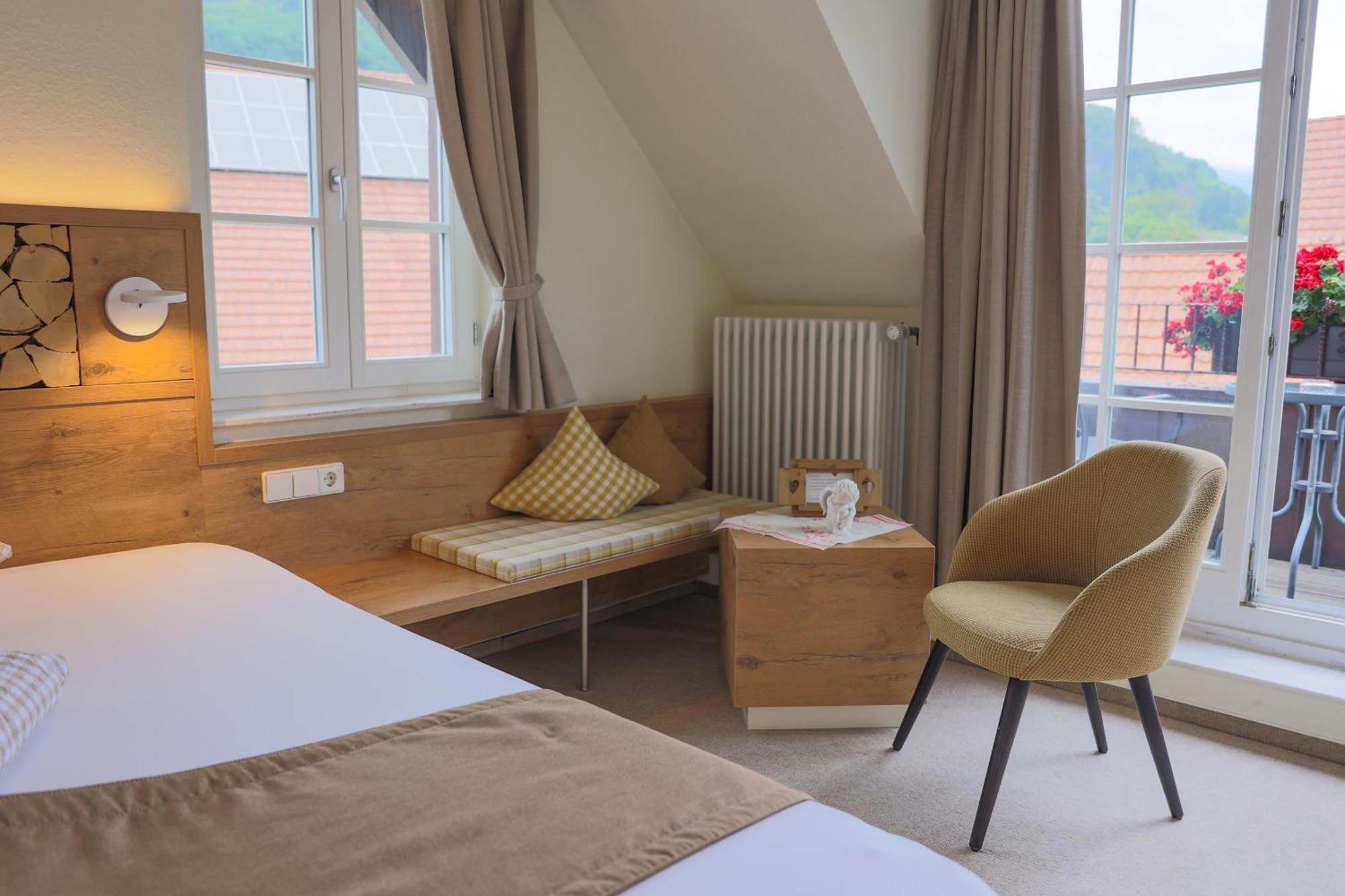 Hotel-Gasthaus Goldener Engel Glottertal Luaran gambar