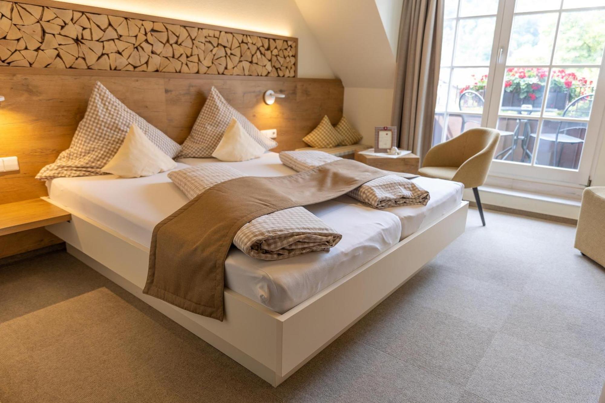 Hotel-Gasthaus Goldener Engel Glottertal Luaran gambar