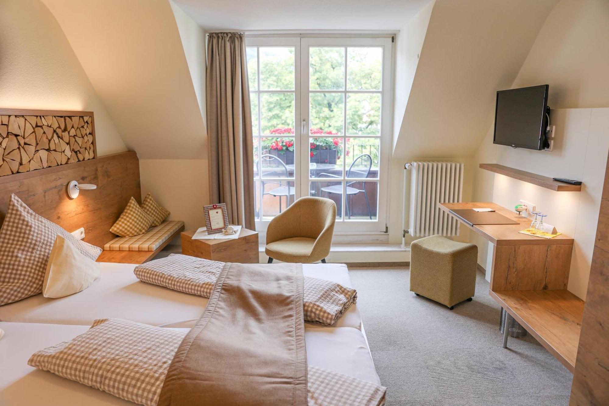Hotel-Gasthaus Goldener Engel Glottertal Luaran gambar