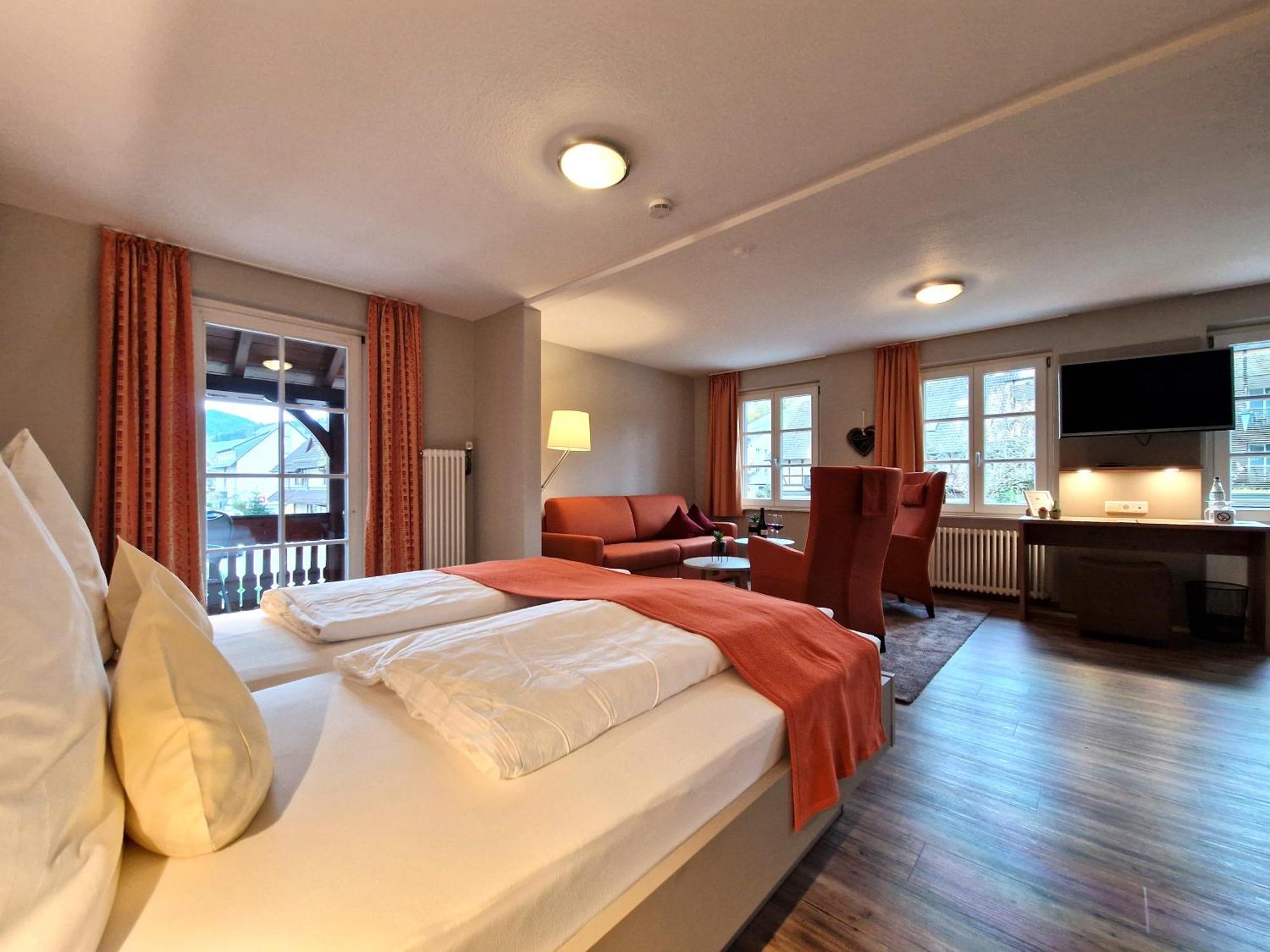 Hotel-Gasthaus Goldener Engel Glottertal Luaran gambar